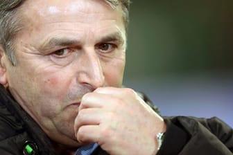 Wolfsburg-Manager Klaus Allofs geht mit Schiedsrichter Manuel Gräfe hart ins Gericht.