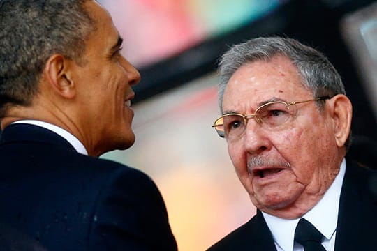 Barack Obama und Raúl Castro begegneten sich vor fast genau einem Jahr bei der Beerdigung des ehemaligen südafrikanischen Präsidenten Nelson Mandela.