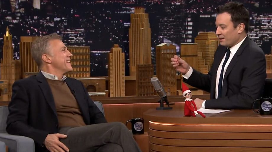 Christoph Waltz erklärt Talkmaster Jimmy Fallon den Krampus.