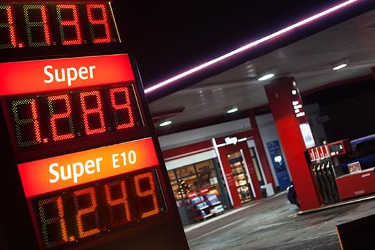 Diesel unter 1,14 - Super-Benzin unter 1,30 Euro pro Liter: da lacht das Autofahrer-Portemonnaie Diesel unter 1,14 - Super-Benzin unter 1,30 Euro pro Liter: da lacht das Autofahrer-Portemonnaie