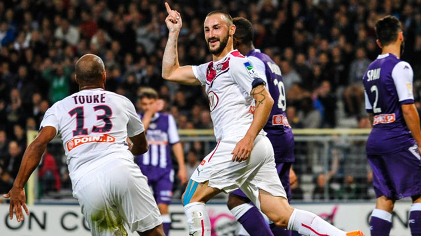 Diego Contento bejubelt seine Torprämiere für Girondins Bordeaux im französischen Pokal.
