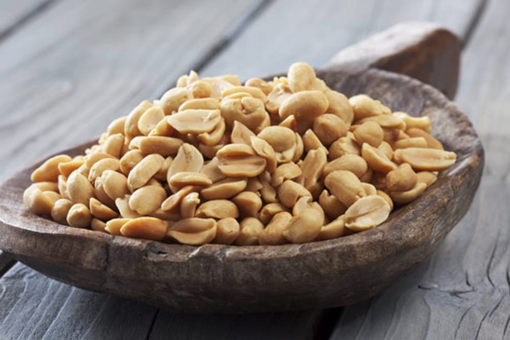 Erdnüsse enthalten besonders viel Biotin im Vergleich zu anderen pflanzlichen Lebensmitteln