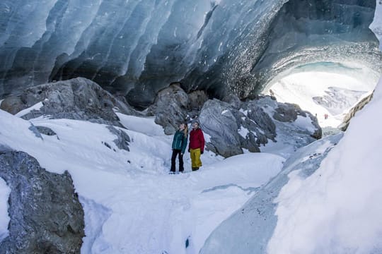 Eisgrotten sind faszinierende Gebilde.