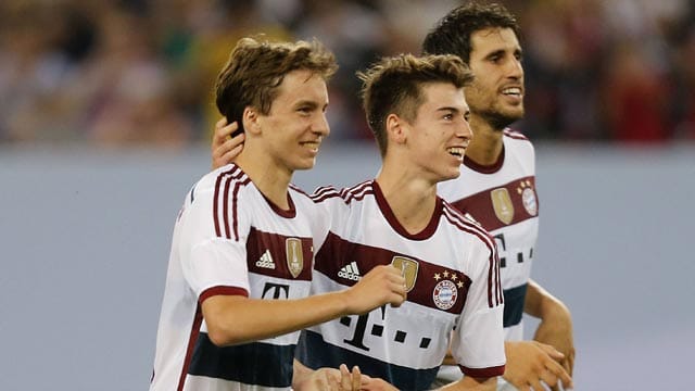 Gianluca Gaudino (li.), Lucas Scholl und Javier Martinez (re.) beim Torjubel Gianluca Gaudino (li.), Lucas Scholl und Javier Martinez (re.) beim Torjubel