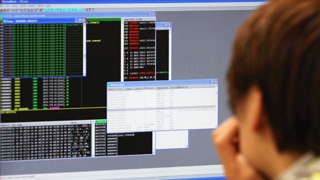 Das BKA ermittelt wegen infizierter Software auf tausenden Computern. Das BKA ermittelt wegen infizierter Software auf tausenden Computern.