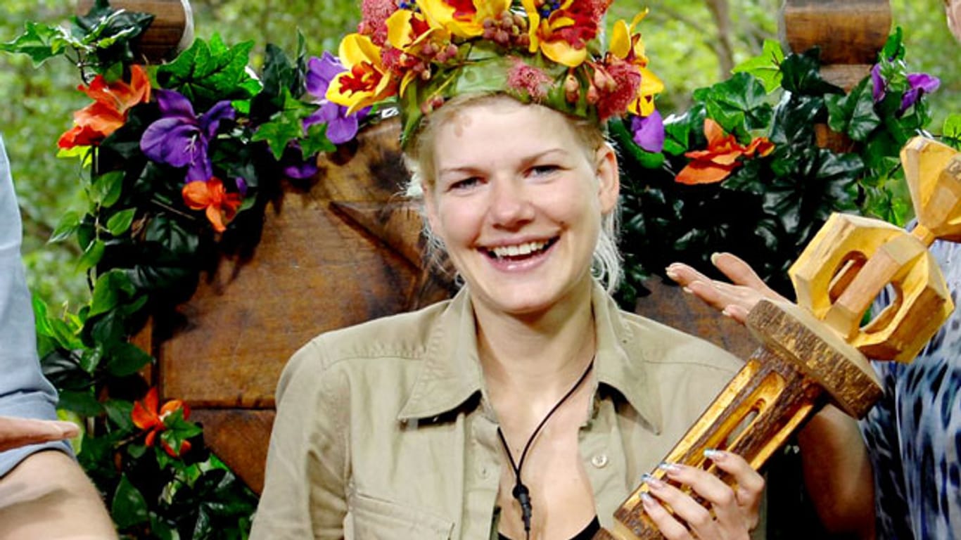 Melanie Müller wurde 2013 unverhofft Dschungelkönigin. Jetzt lästert sie über die neuen Kandidaten.