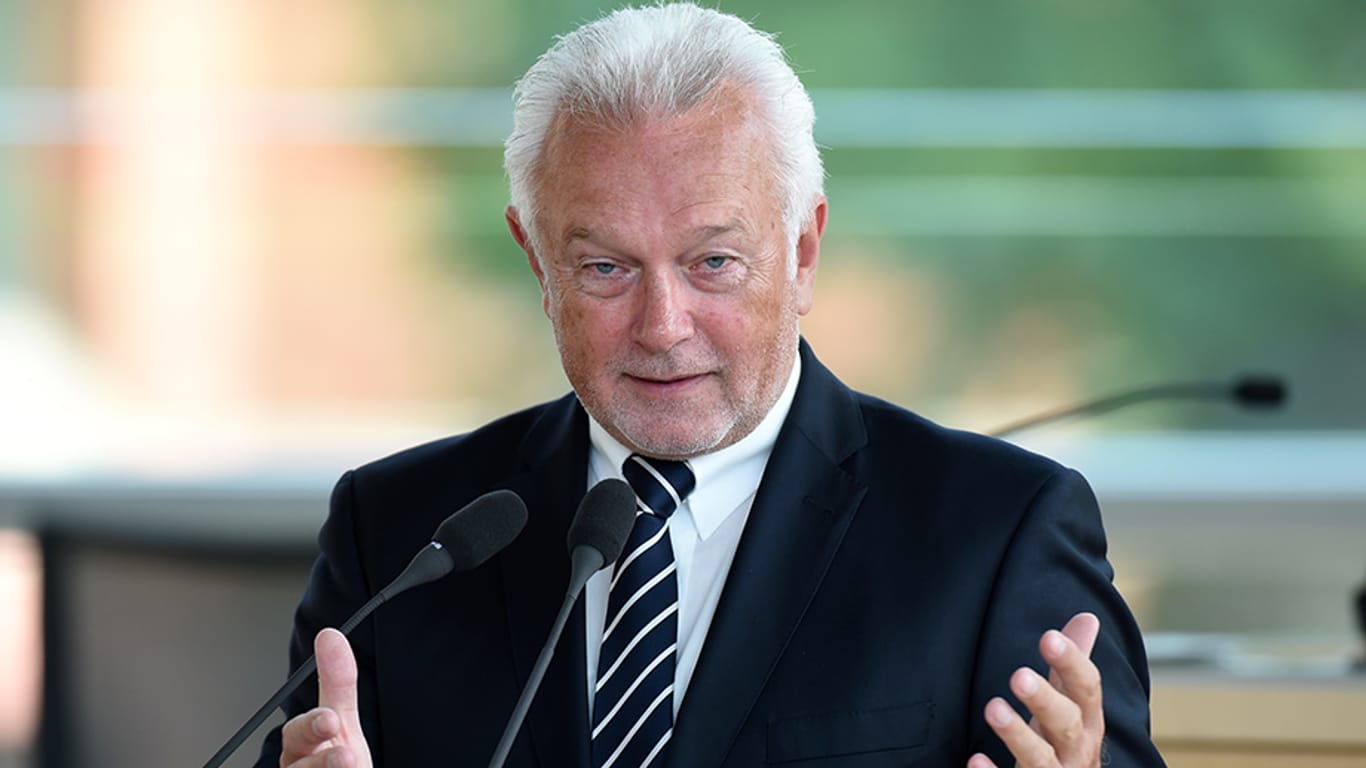 Nach einem Jahr voller Rückschläge setzt FDP-Vize Wolfgang Kubicki auf einen erfolgreichen Neustart seiner Partei gleich in den ersten Tagen 2015.