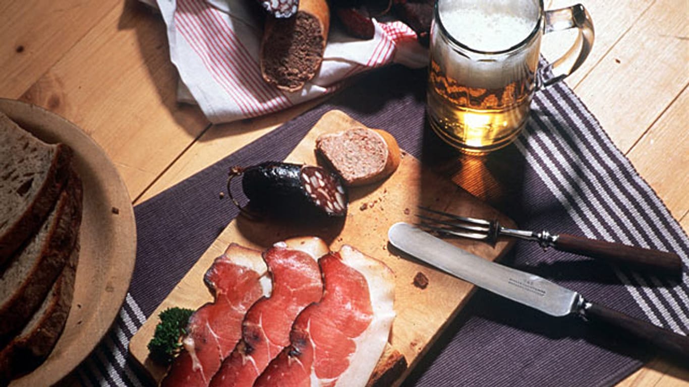 Auch wenn Spezialitäten wie Schwarzwälder Schinken oder Münchner Bier einen regionalen Bezug im Namen tragen, stammen sie nicht zwangsläufig aus diesen Regionen.