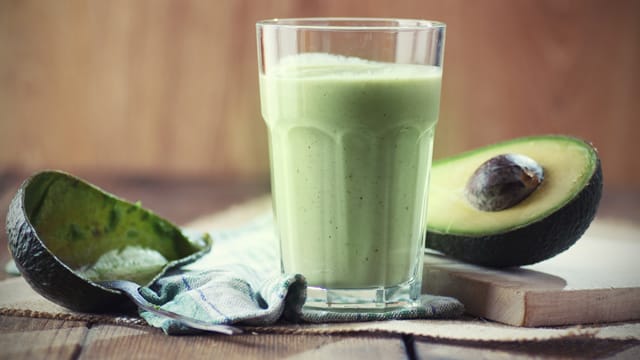 Dieser grüne Smoothie sorgt mit seinen Inhaltsstoffen für einen Energie-Kick