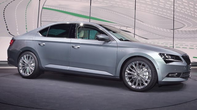 Neuer Skoda Superb.