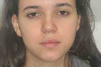 Die Lebensgefährtin des getöteten Geiselnehmers in einem jüdischen Supermarkt, Hayat Boumeddiene, ist weiterhin auf der Flucht.