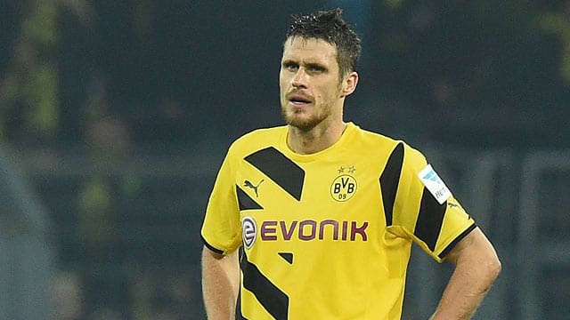 Für Sebastian Kehl ist im Sommer nach zwölf Jahren im BVB-Trikot wohl Schluss. Für Sebastian Kehl ist im Sommer nach zwölf Jahren im BVB-Trikot wohl Schluss.