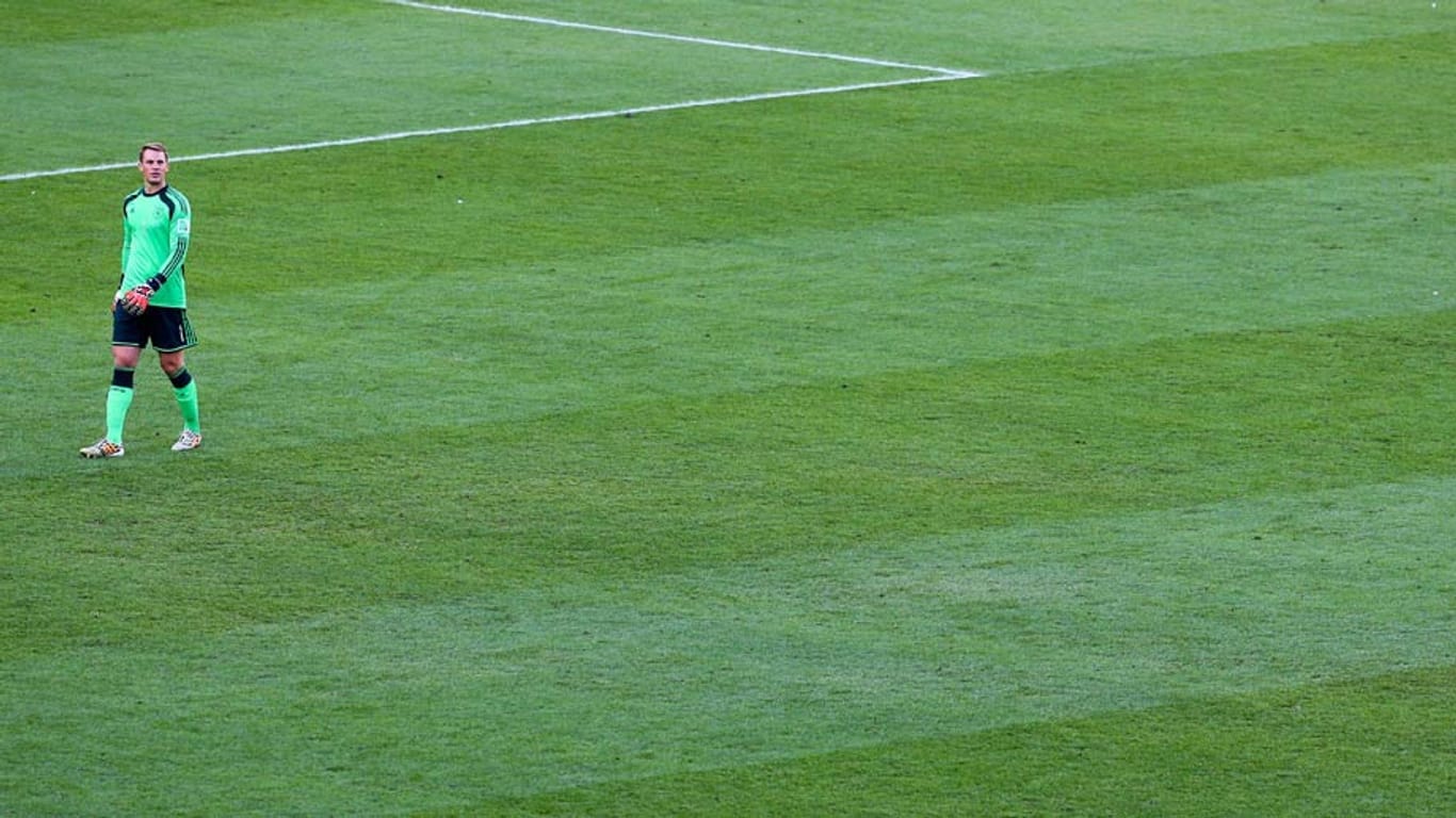 Manuel Neuer auf einsamen Posten - nicht nur oft auf dem Platz, sondern auch bei der Weltfußballer-Wahl.