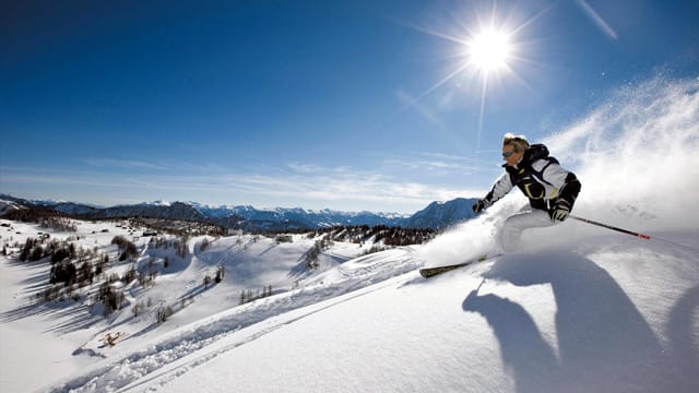 Ziemlich genau in der Mitte Österreichs liegt die Tauplitz im Ausseerland, dem steiermärkischen Teil des Salzkammerguts. 42 Kilometer Piste warten auf Besucher.