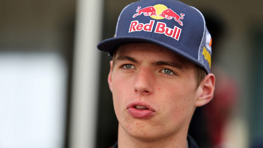 Max Verstappen - erst büffeln für die Führerscheinprüfung, jetzt Muskeltraining im Fitnessstudio.