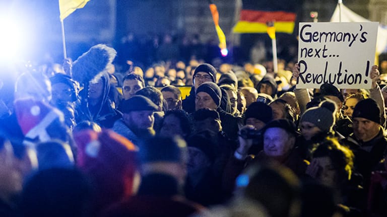 Tausende Menschen nehmen wöchentlich an den Pegida-Demos in Dresden teil.