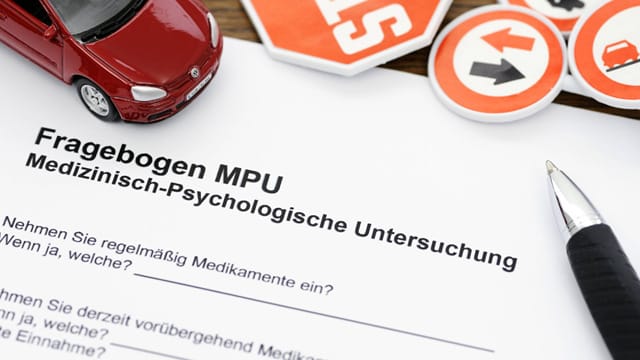 Auch Fußgängern kann eine MPU drohen