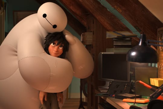 Hiro und sein knuddeliger Roboter Baymax sind wahre Freunde.