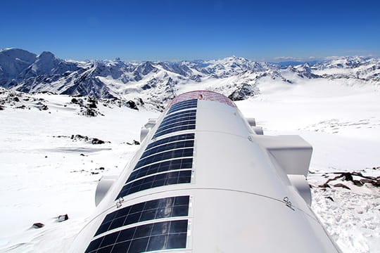 Das Hotel "LEAPrus 3912" befindet sich im Kaukasusgebirge, an der Südseite des Elbrus.