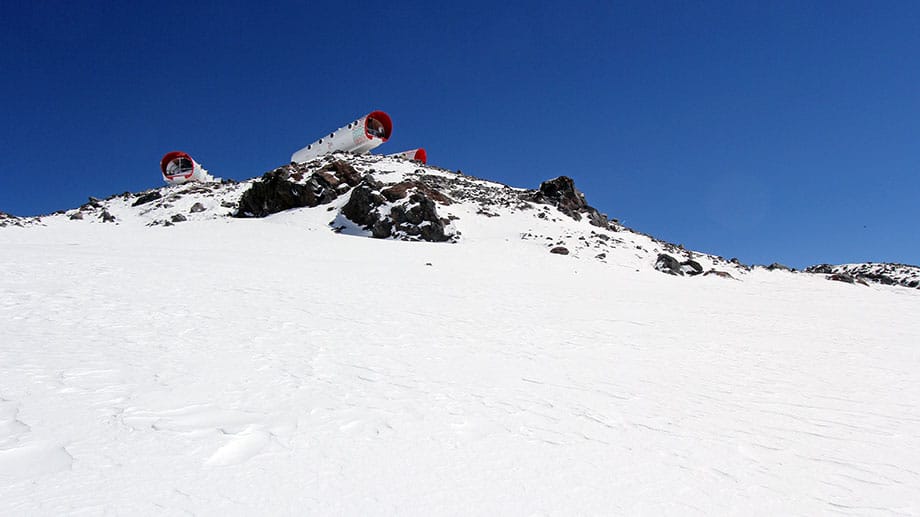 Das Hotel "LEAPrus 3912" befindet sich an der Südseite des Elbrus. Wie es der Name bereits verrät, liegt es auf 3912 Metern Höhe.
