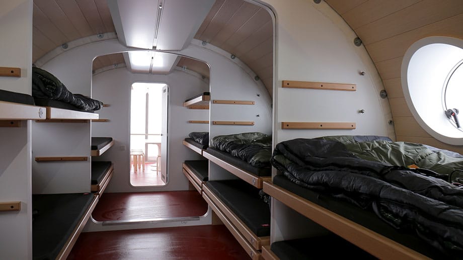 Der Schlafbereich ist mit 46 Betten ausgestattet.