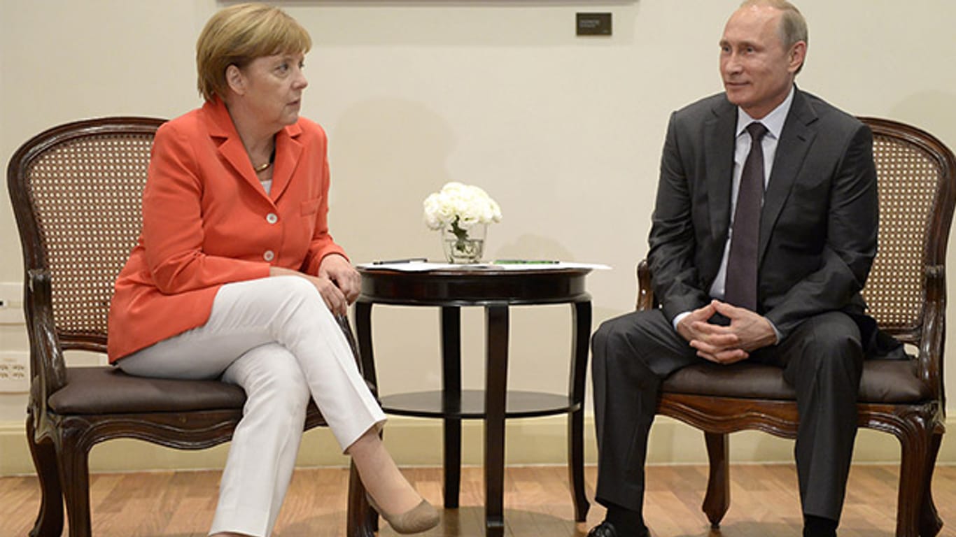 Angela Merkel im Gespräch mit Wladimir Putin: Noch zeichnet sich keine Lösung in der Ukraine-Krise ab.