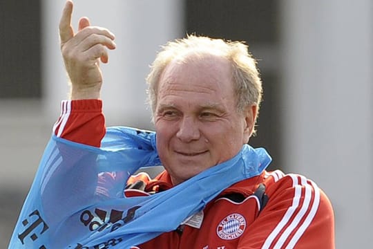 Uli Hoeneß feiert sein Comeback an der Säbener Straße.