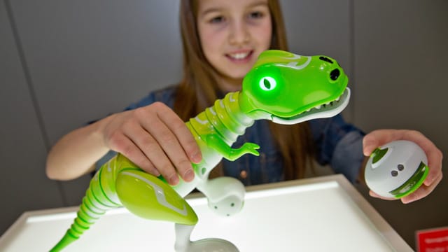 Spielwarenmesse 2015: "Zoomer Dino"