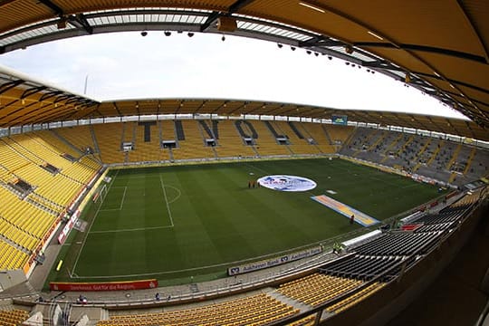 Der Aachener Tivoli fasst seit seines Neubaus im Jahre 2009 knapp 33.000 Zuschauer.