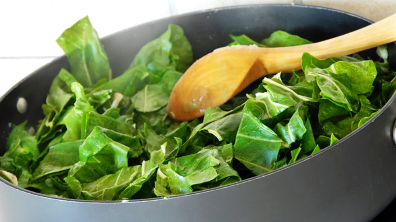 Beim Blanchieren und Dünsten von Spinat bleiben viele wertvolle Vitamine erhalten