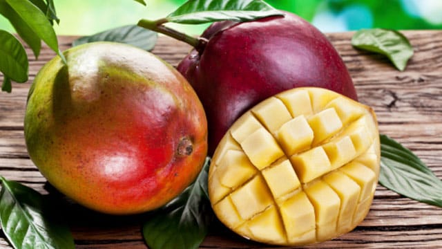 Mango ist eine leckere und vitaminreiche Steinfrucht