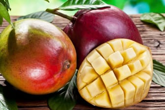 Mango ist eine leckere und vitaminreiche Steinfrucht
