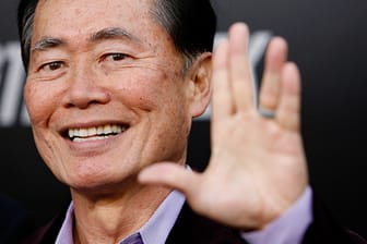 George Takei (77, bekannt als Mr. Sulu aus der beliebten TV-Serie "Raumschiff Enterprise") gib seine Premiere am Broadway.