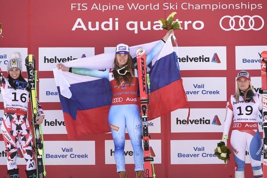 Anna Fenninger (l) und Tina Maze sind "Freundinnen im Skileben".