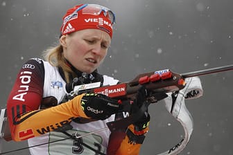 Franziska Hildebrand verliert im Schneetreiben von Nove Mesto den Durchblick.