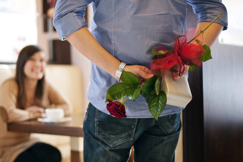 Oft sind es die kleinen Aufmerksamkeiten, mit denen Männer am Valentinstag punkten.