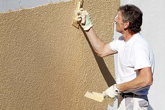 Fassade renovieren: Der richtige Putz ist ganz entscheidend.