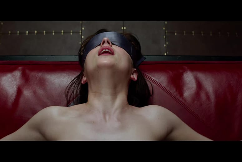 Dakota Johnson alias Anastasia Steel in "Fifty Shades of Grey".