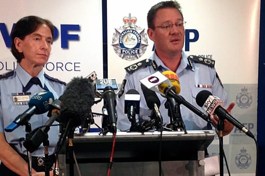 Polizeivizechefin Catherine Burn (li.) und ein Kollege bei der Pressekonferenz zu den Festnahmen in Sydney.