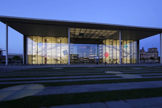 Die Parlamentarier in Berlin fürchten um ihre Sicherheit. Das Abgeordnetenhaus gegenüber dem Reichstag sei nicht ausreichend gesichert.