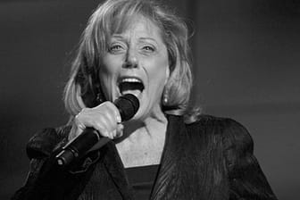 Die Sängerin Lesley Gore starb am 16. Februar an einem Krebsleiden.