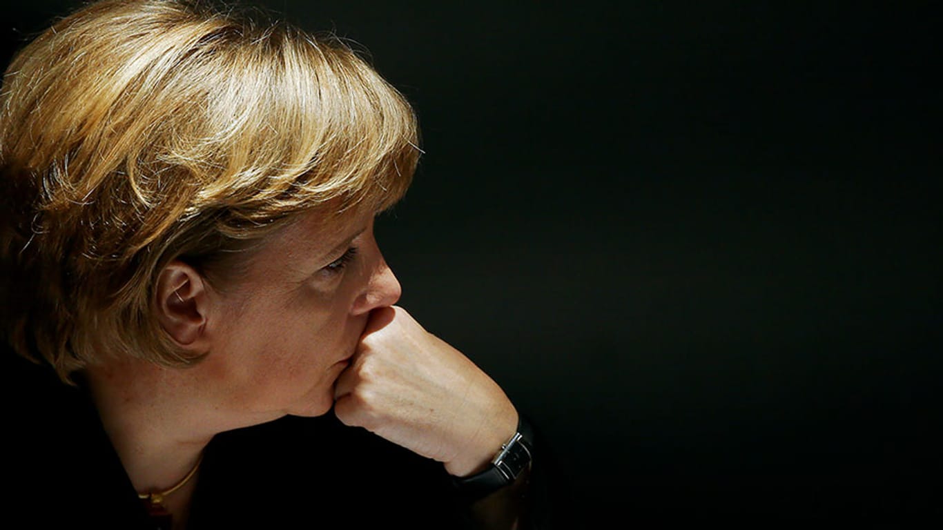 Kanzlerin Angela Merkel kommt im Ukraine-Konflikt mehr und mehr die Vermittlerrolle zu.
