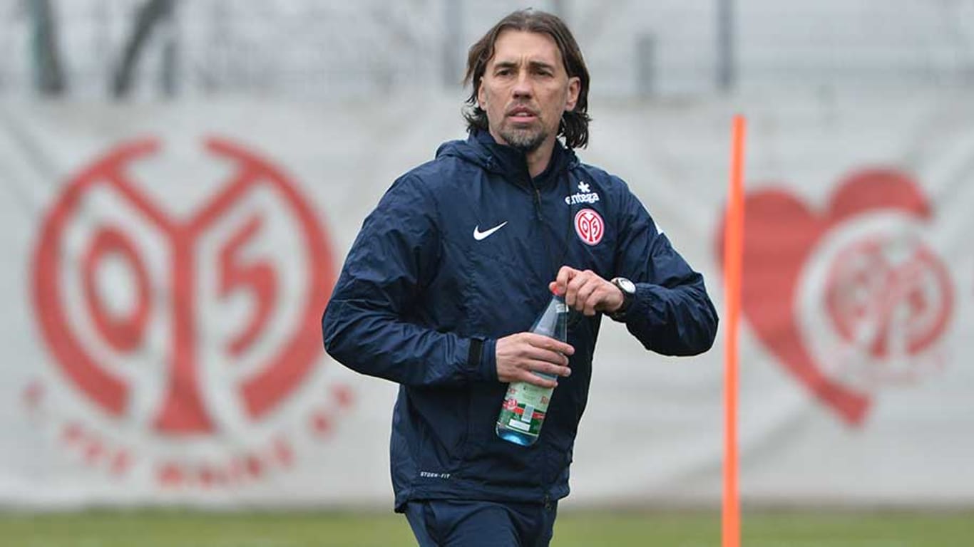 Martin Schmidt soll den FSV Mainz 05 vor dem Abstieg retten.