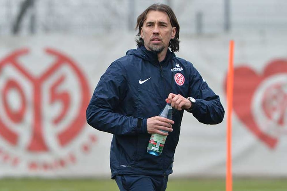 Martin Schmidt soll den FSV Mainz 05 vor dem Abstieg retten.