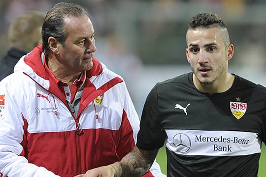 Huub Stevens (li.) schickt Sercan Sararer zur zweiten Mannschaft.