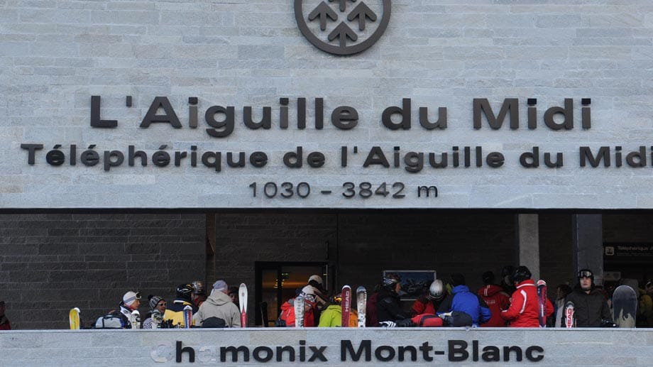 Startpunkt: Die Seilbahn-Station in Chamonix, die mehr als 2800 Höhenmeter bis zur Aiguille du Midi zurücklegt.