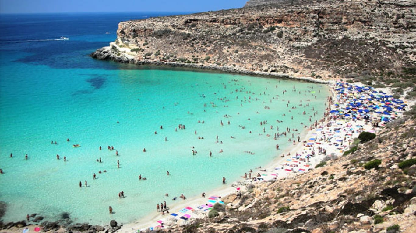 Der Strand "Spiaggia dei Conigli" (Lampedusa, Sizilianische Inseln) liegt ganz hoch in der Gunst der User.