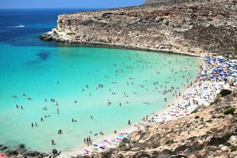 Der Strand "Spiaggia dei Conigli" (Lampedusa, Sizilianische Inseln) liegt ganz hoch in der Gunst der User.