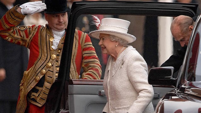 Neuer Job gefällig? Die Queen sucht einen Chauffeur.