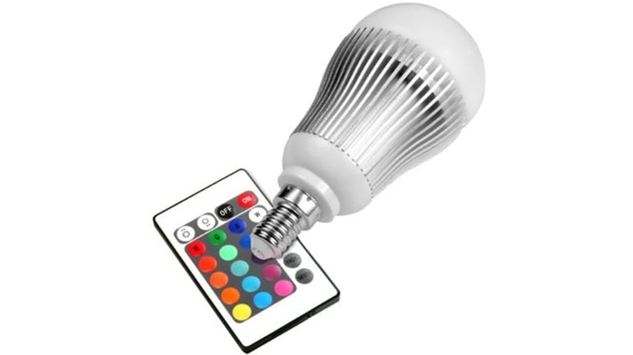 Diese "Einzellösung" bestehend aus einer dimmbaren RGB-LED-Lampe und einer Fernbedienung, sind schon für 20 bis 30 Euro zu bekommen.